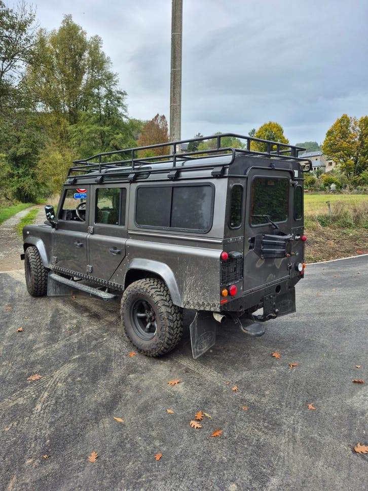 land rover defender 110 full option, Autos, Argent ou Gris, Achat, Boîte manuelle, Noir