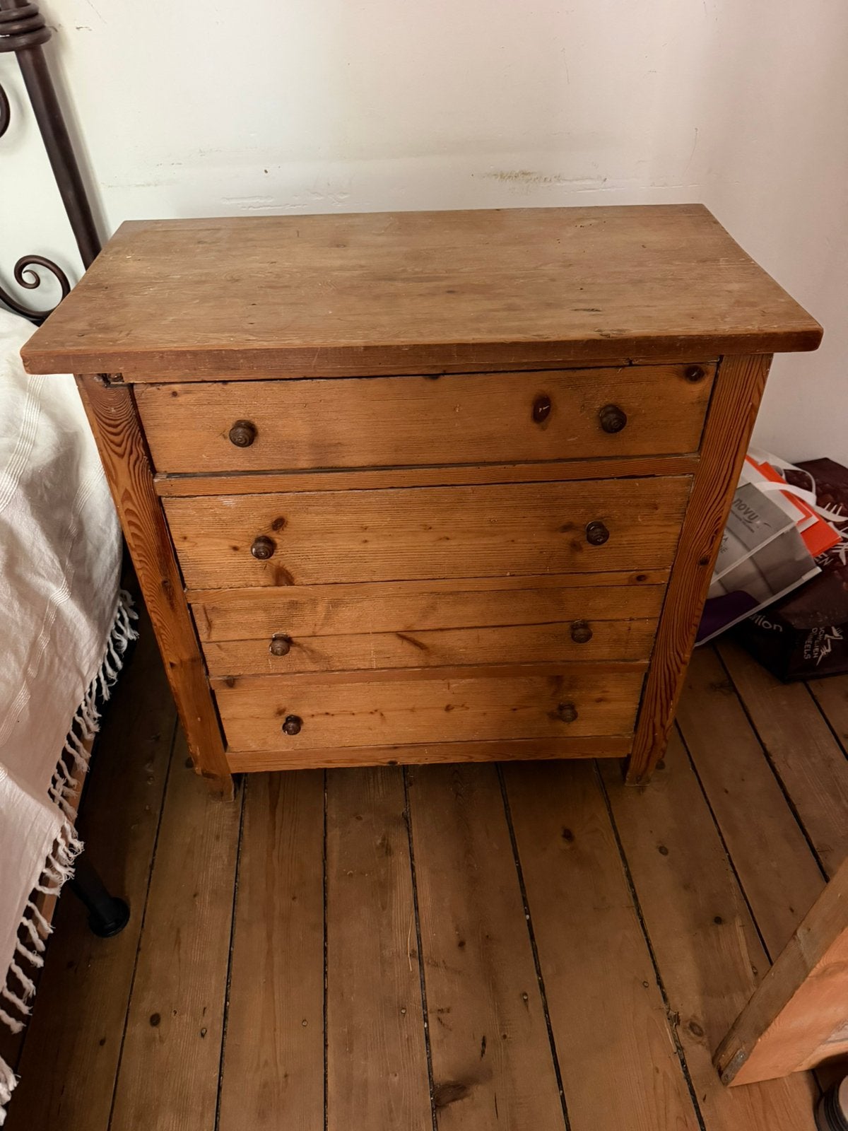 Commode en bois à 4 tiroirs, Maison & Meubles, Enlèvement, Comme neuf