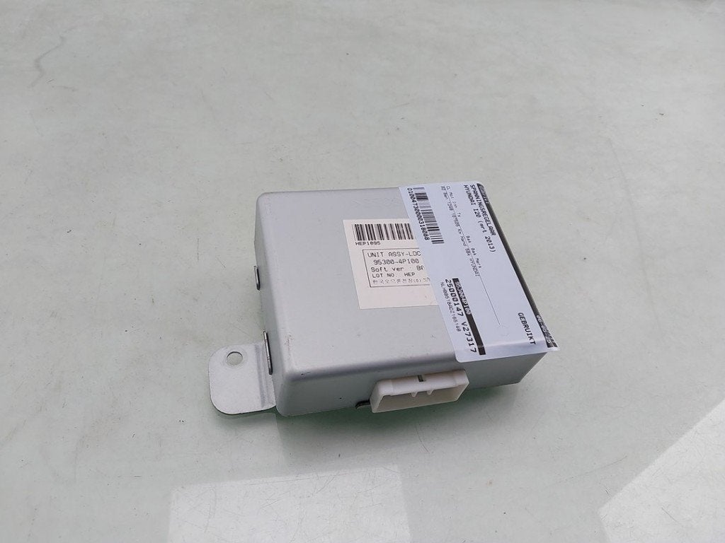 SPANNINGSREGELAAR Hyundai i20 (|953004P100|), Hyundai Motor Deutschland GmbH, Gebruikt, Kaiserleipromenade 5
63067  Offenbach am Main, DE