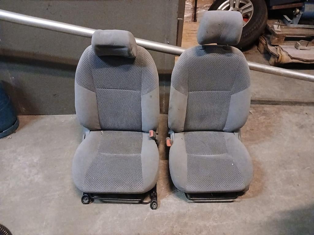 Voorstoelen Toyota Hilux, Auto-onderdelen, Interieur en Bekleding, Ophalen, Toyota