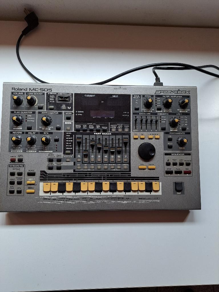 roland mc 505, Musique & Instruments, Batteries électroniques, Utilisé, Roland, Enlèvement