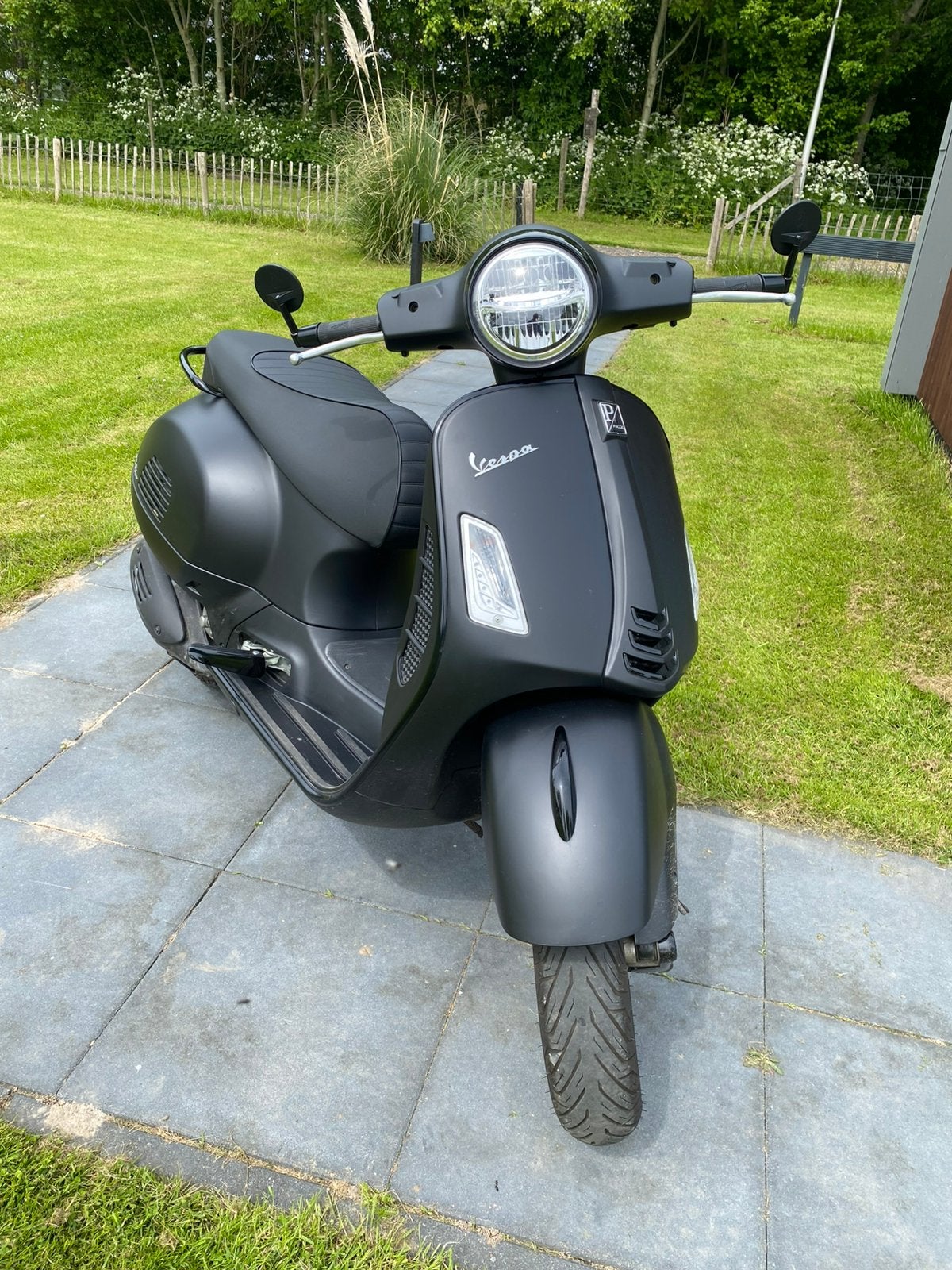 Vespa 300cc notte, Ophalen, Zo goed als nieuw
