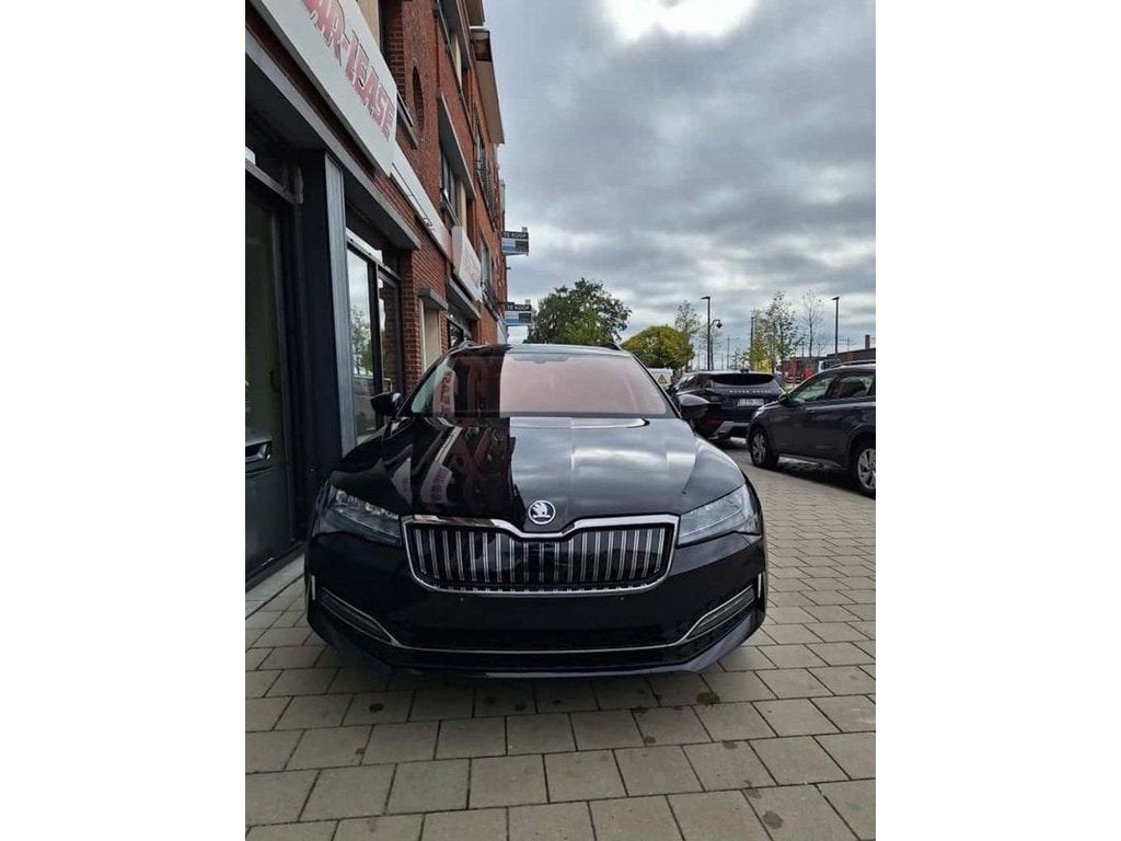 Skoda Superb Ambition 1,4 TSI iV 6-speed aut., Autos, Achat, Euro 6, 35 g/km, Noir