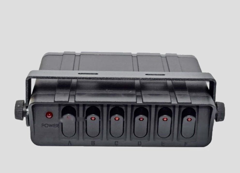 Mobisuv Schakelpaneel 6 schakelaars Rood 12V 40A, -, Verzenden, -, Nieuw