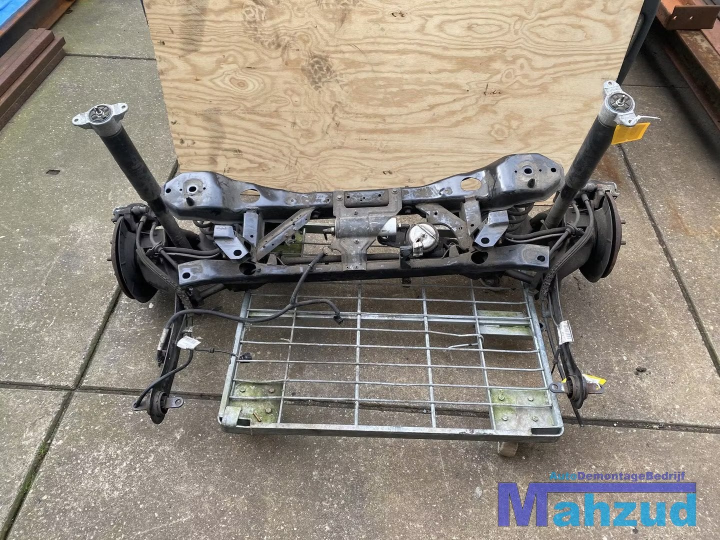 VOLVO V40 Compleet achteras 2012-2019, Gunnar Engellaus vag 8
405 31  Gothenburg, SE, Info@volvocars.com, Volvo Car Corporation