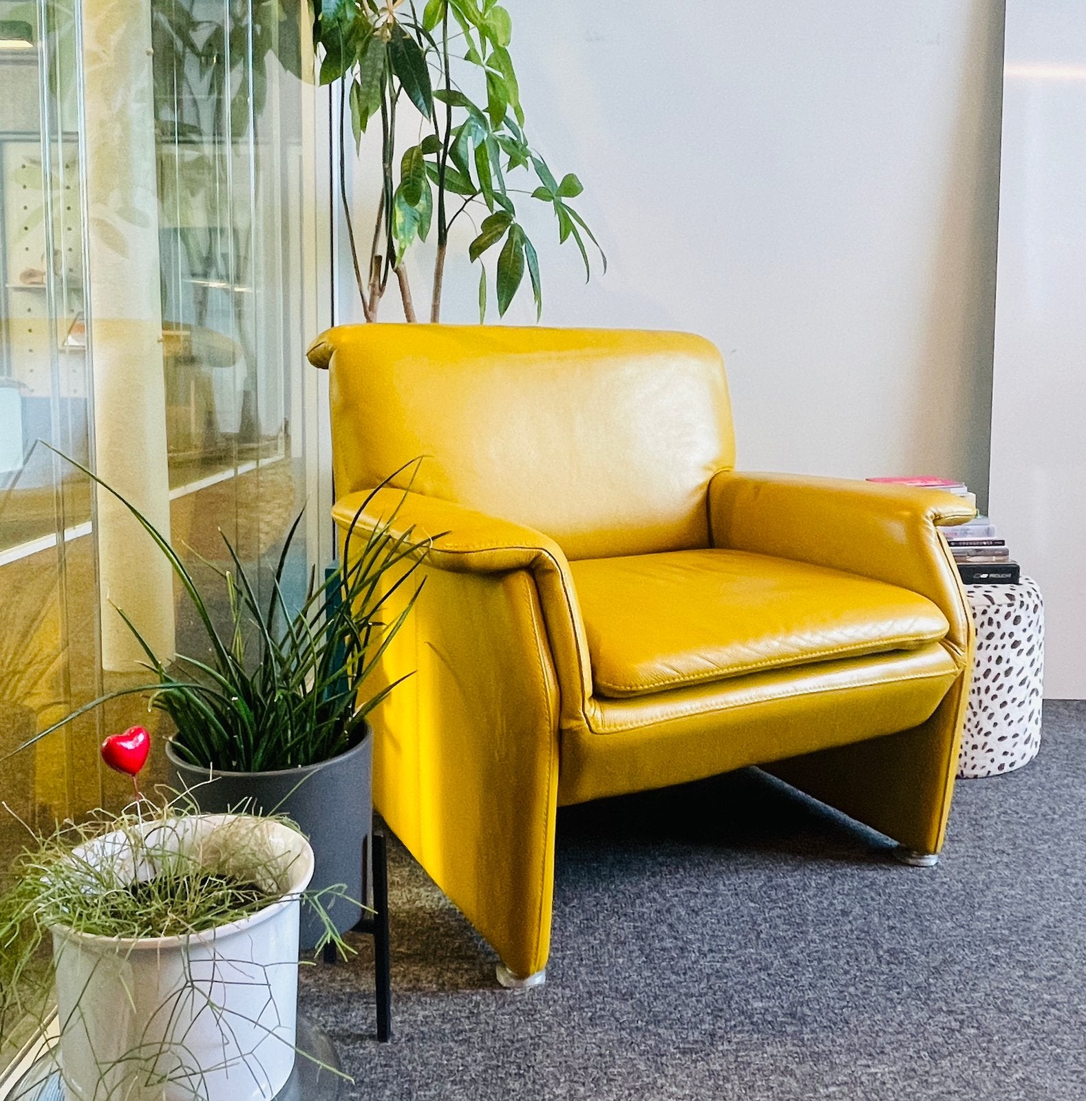 Belform lederen fauteuils in okergeel, set van 2, topstaat, Ophalen, Zo goed als nieuw, 75 tot 100 cm, Leer
