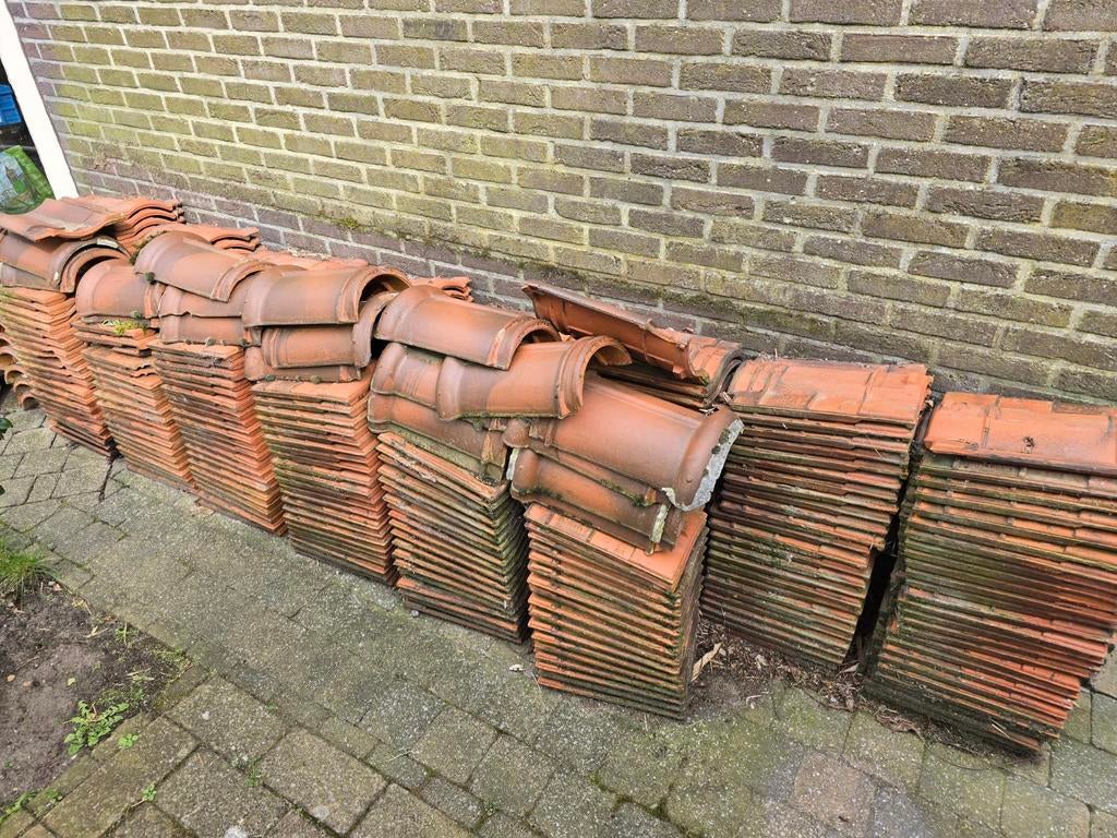 Dakpannen en nokpannen Jos Kurstjens Tegelen, Ophalen, Rood, Dakpannen