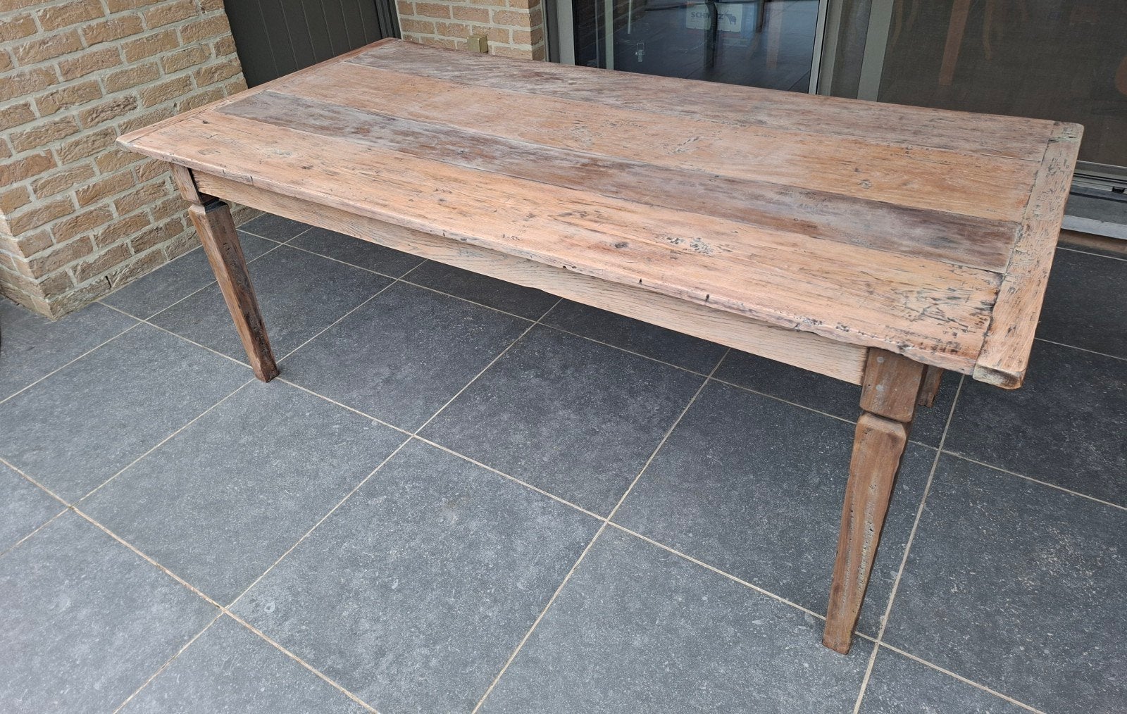 Teak tafel, Ophalen