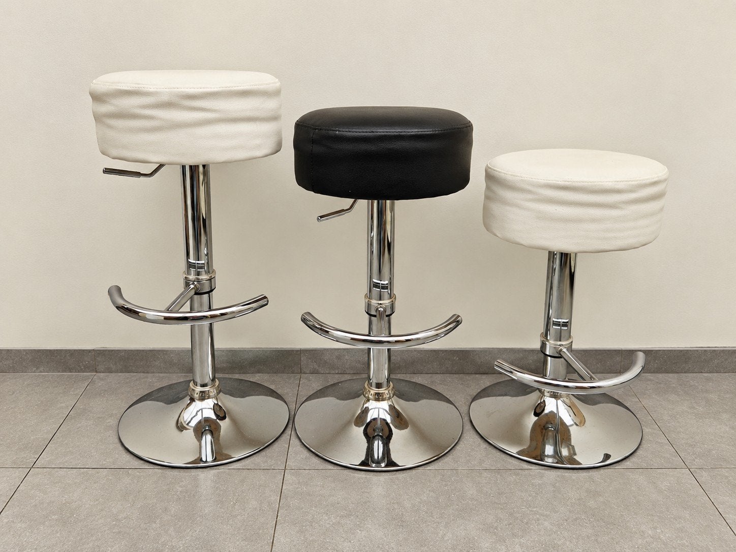 3 tabourets de bar en cuir réglables en hauteur, Maison & Meubles, Trois, Enlèvement, Utilisé, Blanc