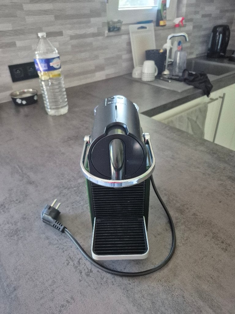 À vendre machine Nespresso pixie Green, Electroménager, Machine à espresso, Réservoir d'eau amovible, Dosettes et capsules de café