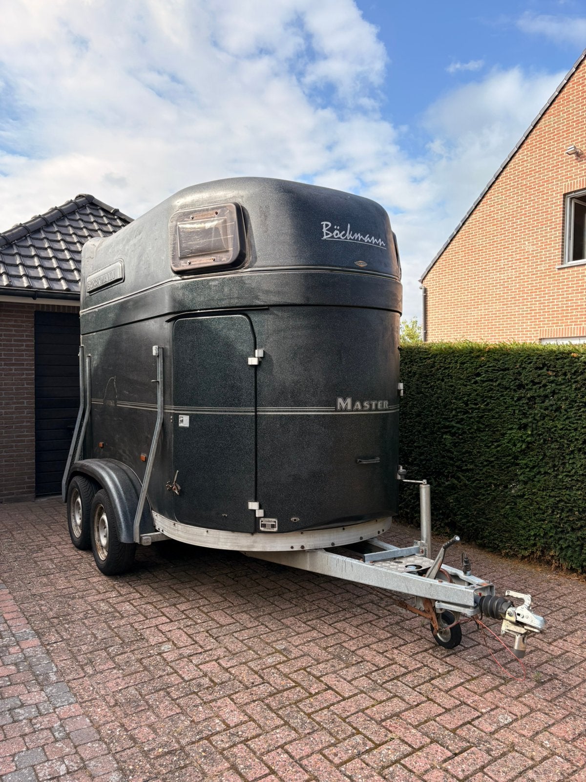 Mooie Böckmann trailer, Animaux & Accessoires, Chevaux & Poneys | Semi-remorques & Remorques, Utilisé, Remorque 2 chevaux, Polyester