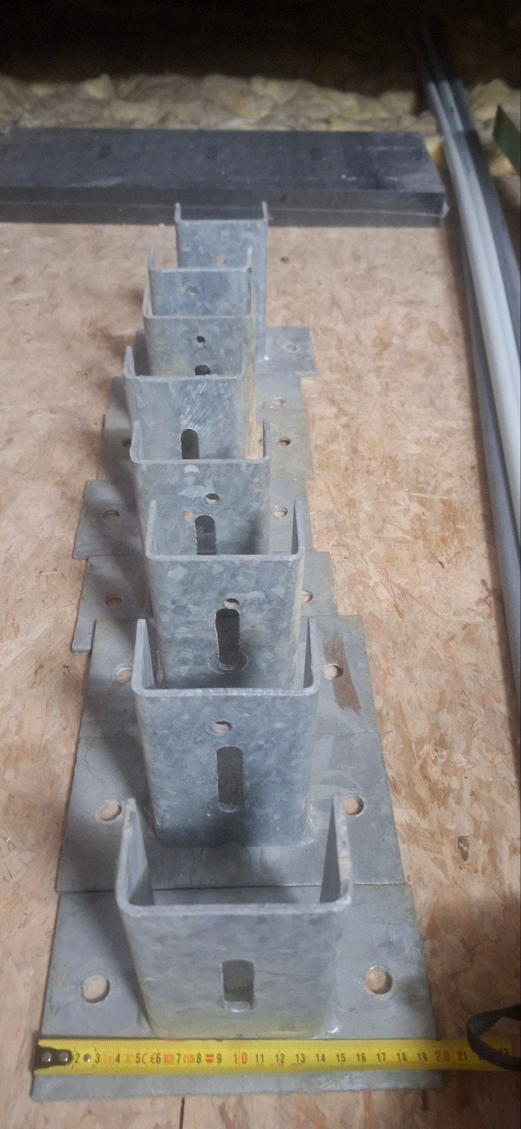 8 supports pieds  acier galvanisé sur Fexhe-Slins, Bricolage & Construction, Échelles & Escaliers, Enlèvement