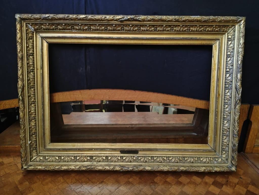 Grand cadre ancien bois sculpté, Ophalen
