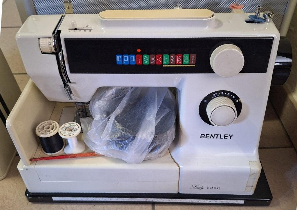 Naaimachine Bentley Lady 2000, Elektronische apparatuur, Ophalen