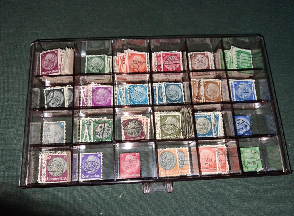 Postzegels Paul Von Hindenburg  (10 stuks voor 30 cent), Verzamelen, Militaria | Tweede Wereldoorlog, Ophalen of Verzenden