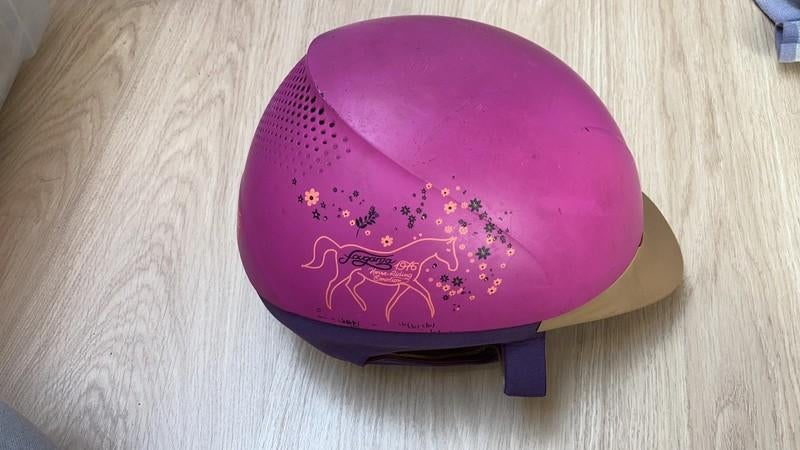 Roos/Paarse tok met paard, Dieren en Toebehoren, Ophalen of Verzenden, Gebruikt, Kinderen, Cap