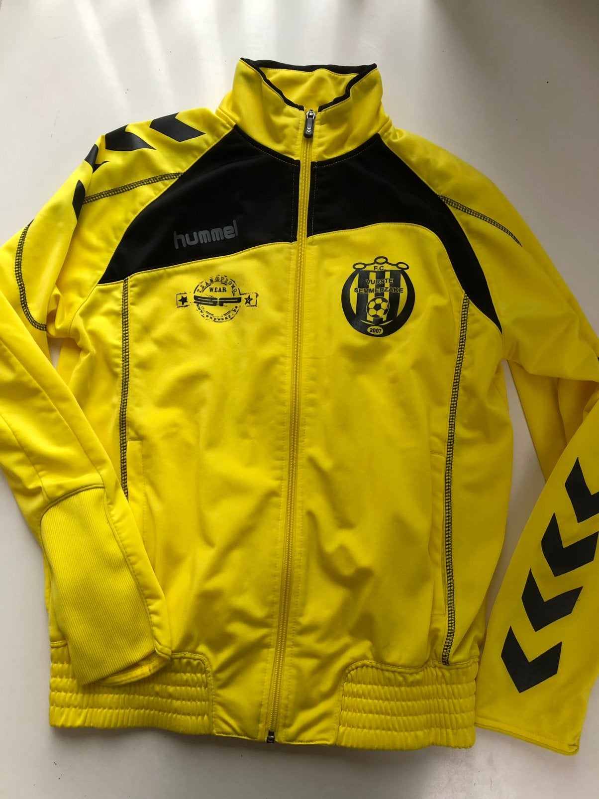 Gele nieuwe trainingsvest voetbal Hummel maat S, Kleding | Heren, Sportkleding, Ophalen, Geel, Nieuw, Voetbal