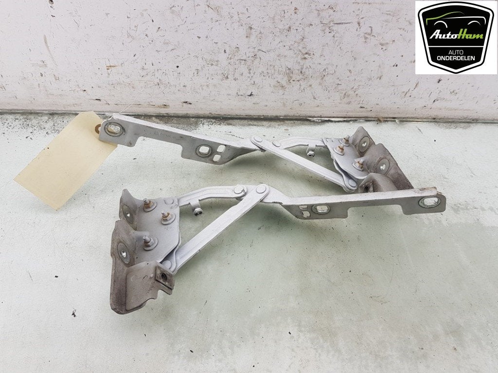 CHARNIERE DE CAPOT Opel Astra J GTC (PD2 / PF2), Autos : Pièces & Accessoires, Utilisé, Opel
