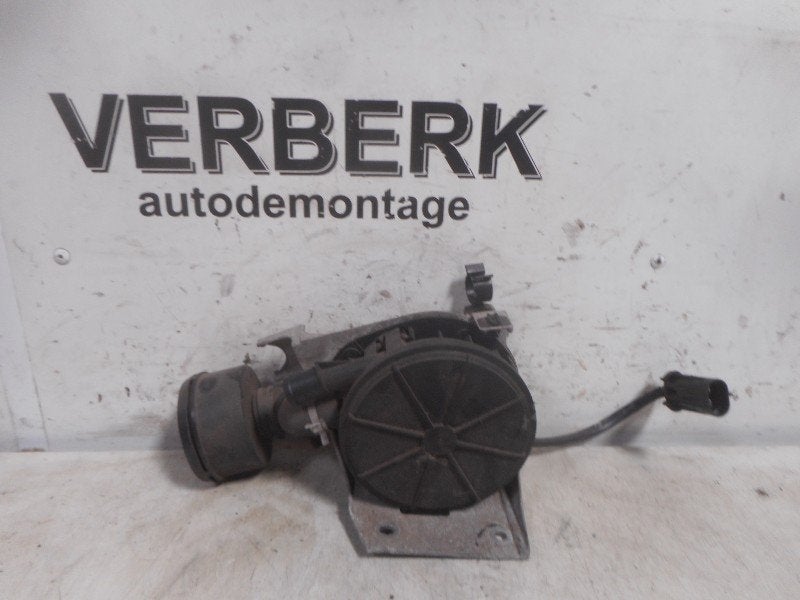 LUCHTPOMP Opel Tigra (75) (01-1994/12-2000) (90531962), Gebruikt, Opel