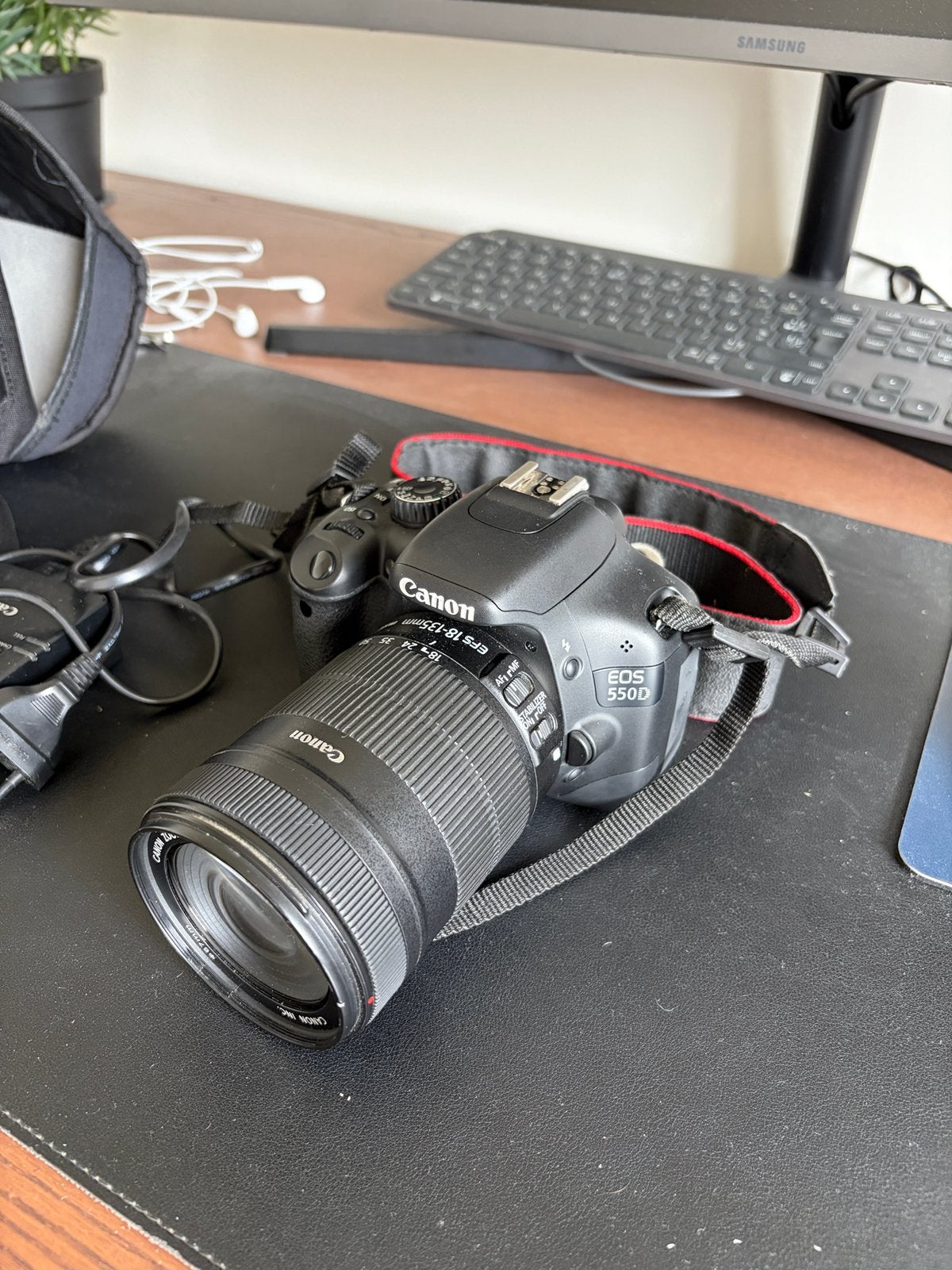 Canon EOS 550D + 32gb SDkaart, TV, Hi-fi & Vidéo, Enlèvement ou Envoi, Comme neuf, Canon
