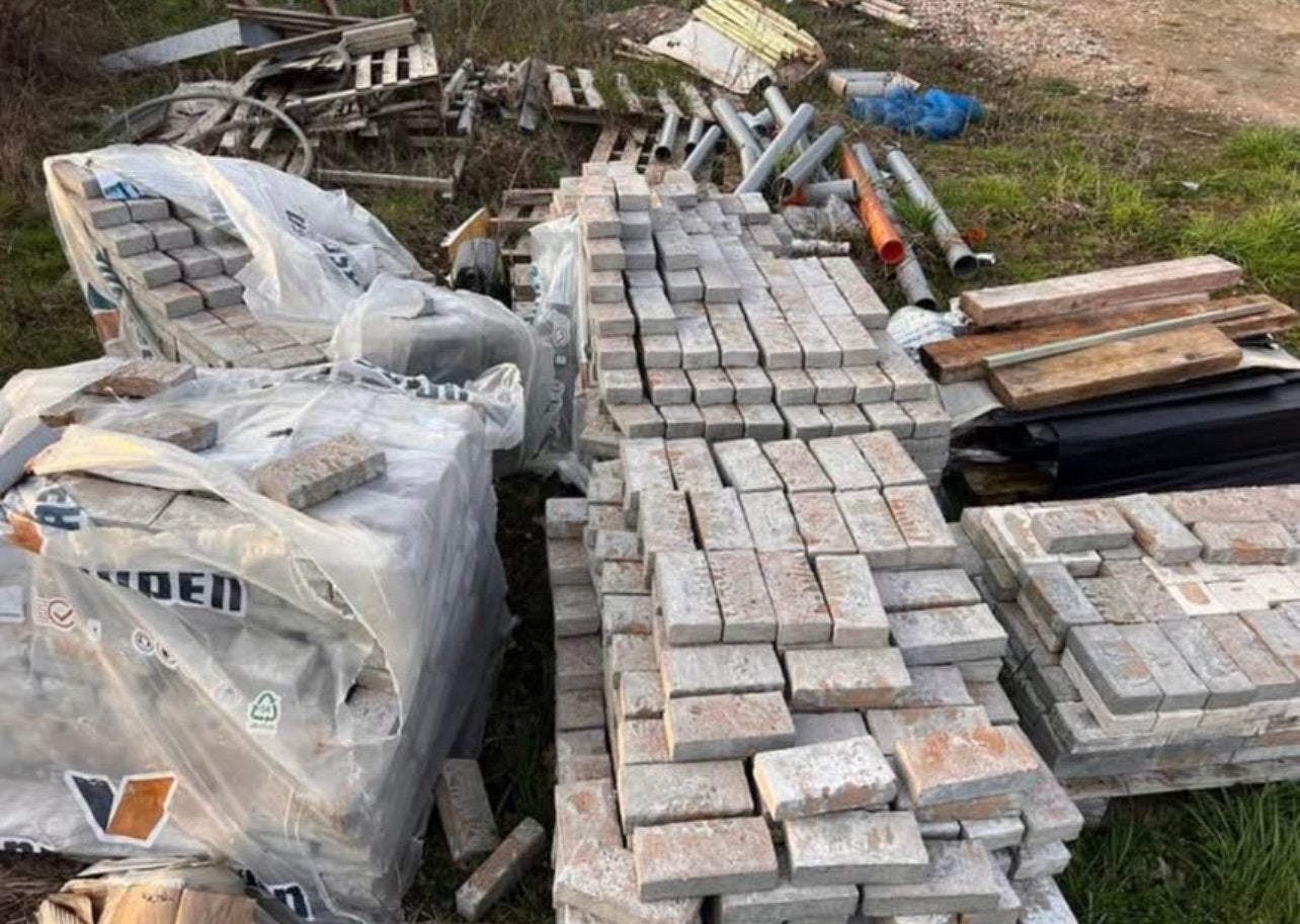 Gevelsteen vandersanden silver wapper, Doe-het-zelf en Bouw, Metselstenen, Ophalen, Zo goed als nieuw
