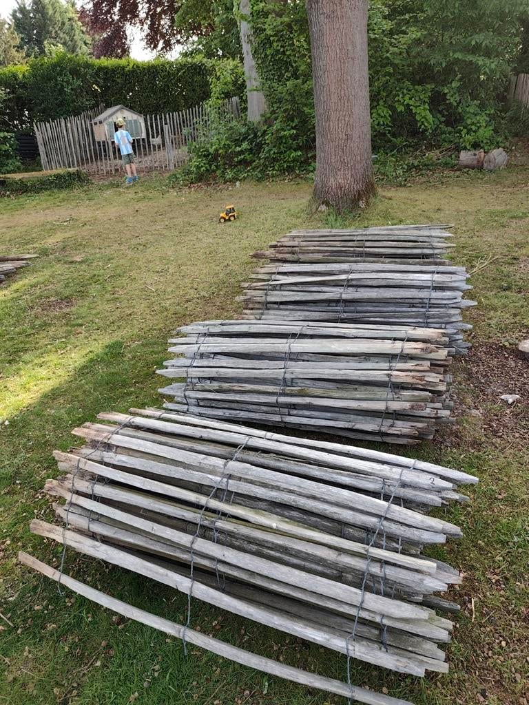 4 rouleaux de -+10m de clôture de châtaigner