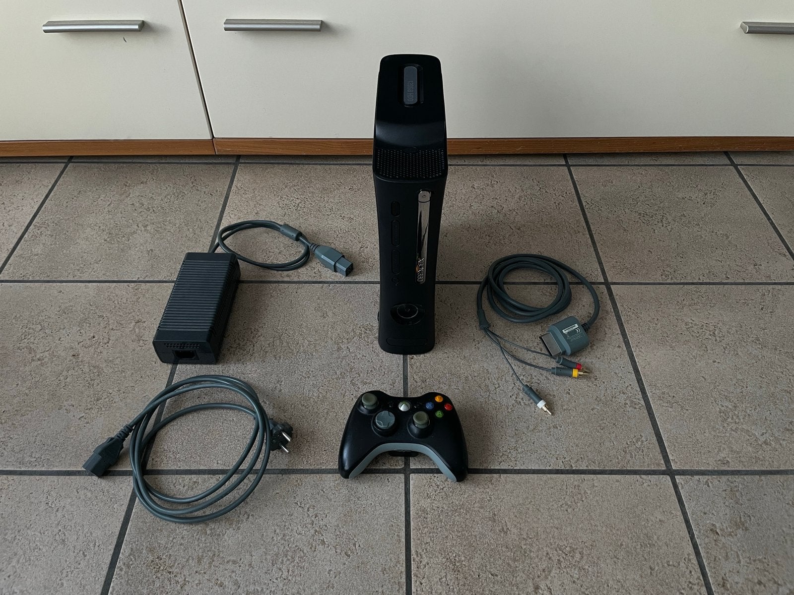 Xbox 360 Elite (120 GB) met één controller, Games en Spelcomputers, Spelcomputers | Xbox 360, Ophalen, Gebruikt, 360 Elite of Super Elite