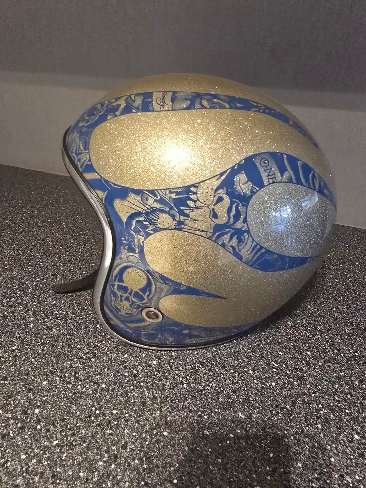 jet helm, Enlèvement