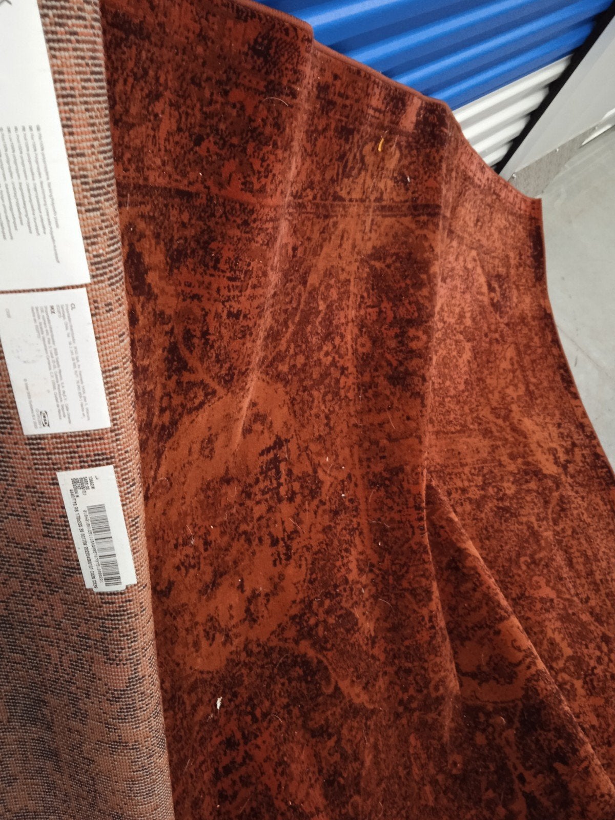 tapis Ikea, Enlèvement