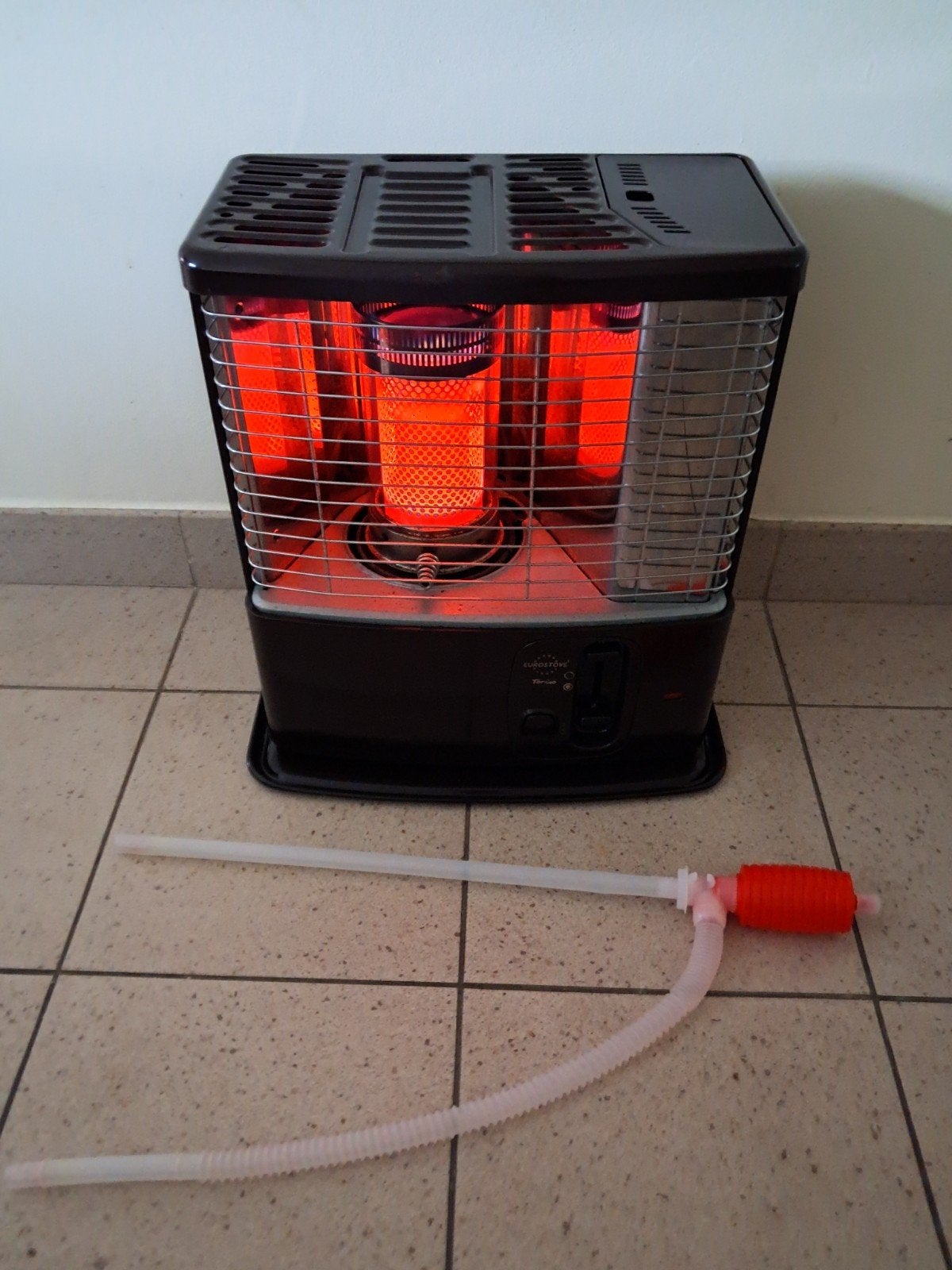 Petroleumkachel  Eurostove 3 KW + Brandstank + Hevelpomp
Pep, Ophalen, Zo goed als nieuw, Gas