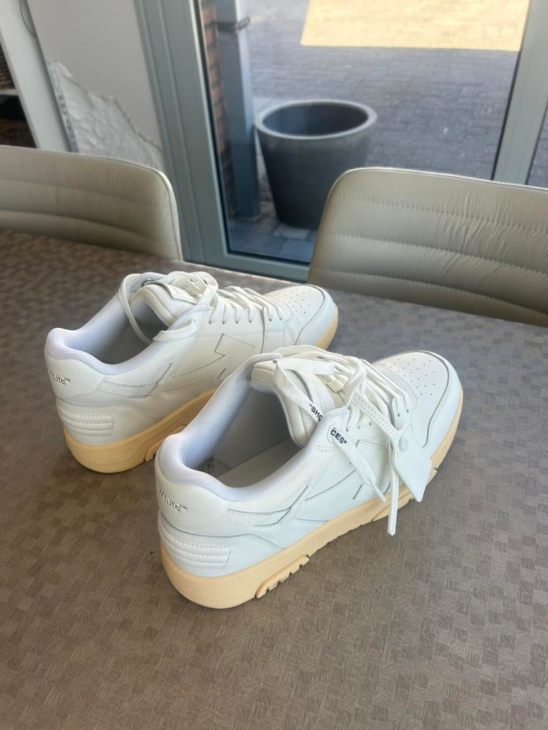 Off-White Out Of Office OOO low tops  white yellow maat 44,5, Kleding | Heren, Schoenen, Ophalen, Zo goed als nieuw