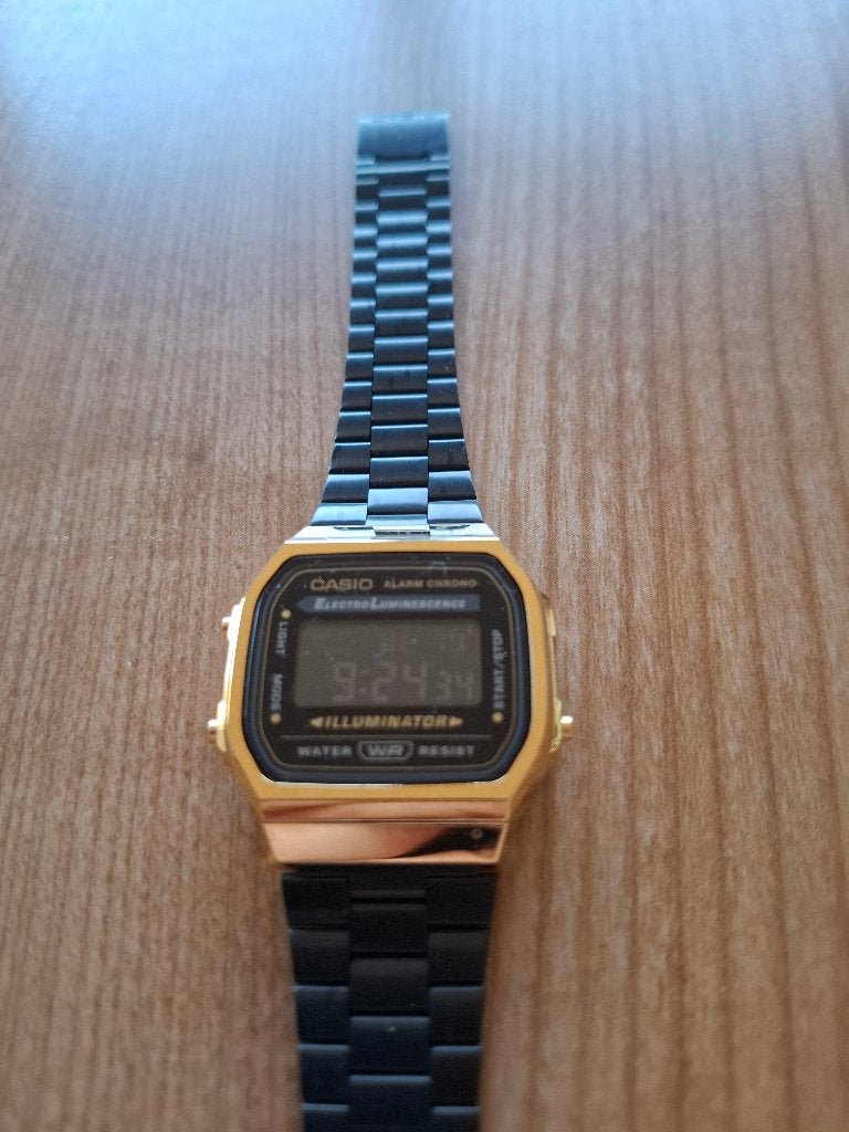 Montre Casio noire, Enlèvement, Comme neuf