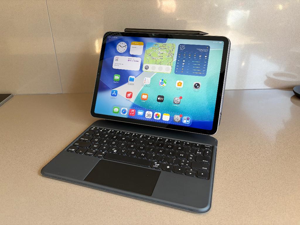 iPad Pro 11” M1 128 GB + toetsenbordhoes + pencil, Computers en Software, Apple iPads, Ophalen, Zwart, 11 inch, Zo goed als nieuw