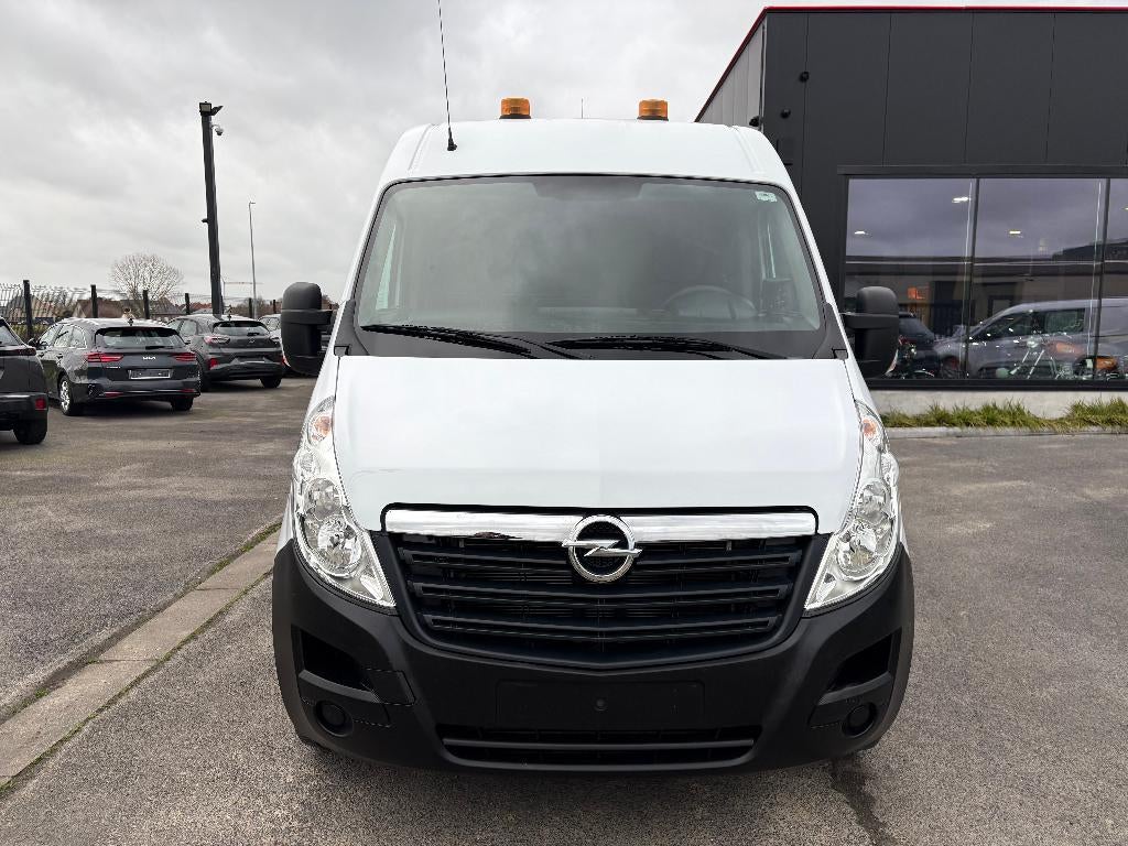 Opel Movano L2H2 met laadbrug 1ste eig airco bluetooth boek, Auto's, Bestelwagens en Lichte vracht, Voorwielaandrijving, Stof