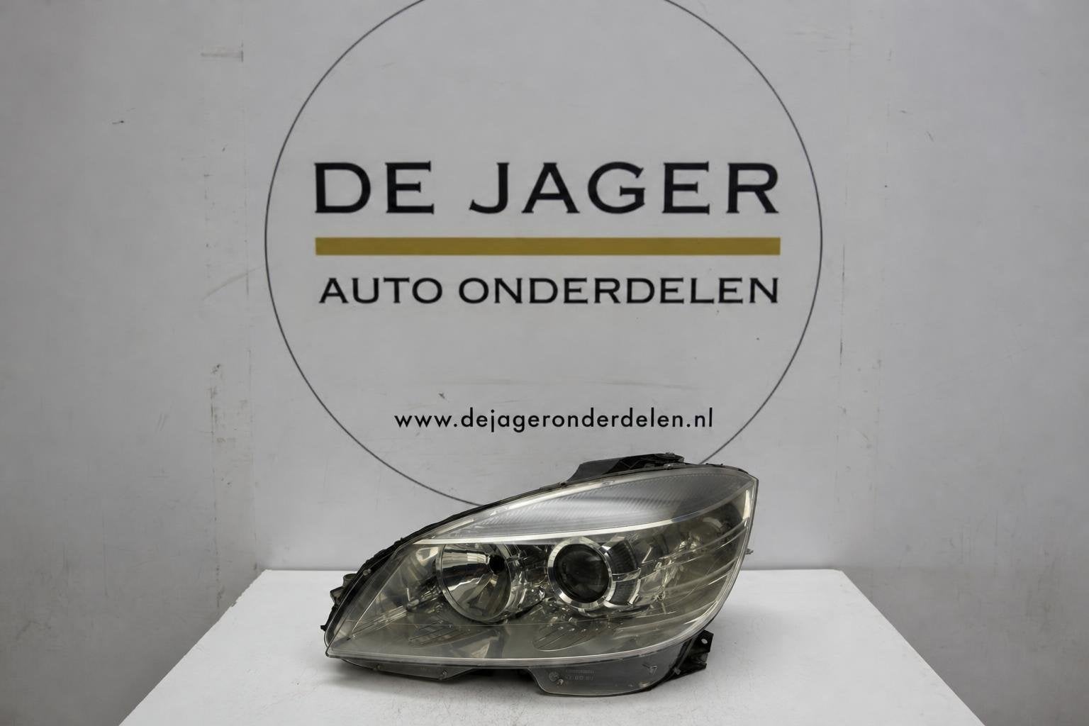 Phare gauche Mercedes Classe C W204 A2048208361, Autos : Pièces & Accessoires, Mercedes-Benz AG, Mercedes-Benz, Utilisé, Mercedesstrasse 120
70372  Stuttgart, DE
