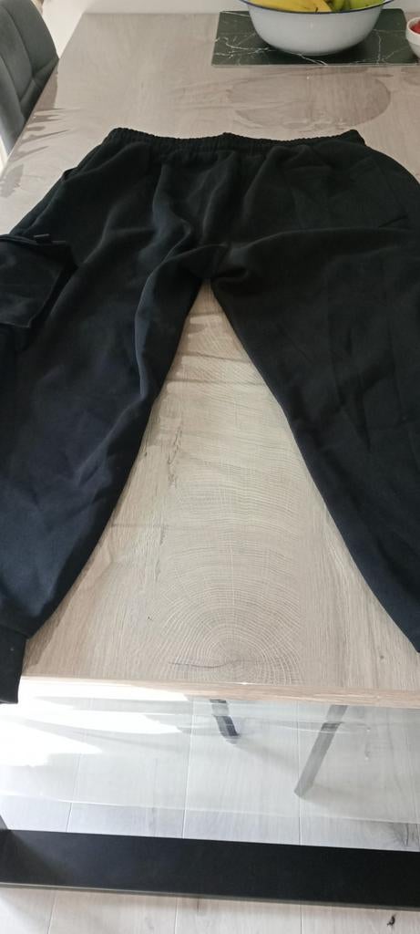 Heren trainingsbroeken, Ophalen