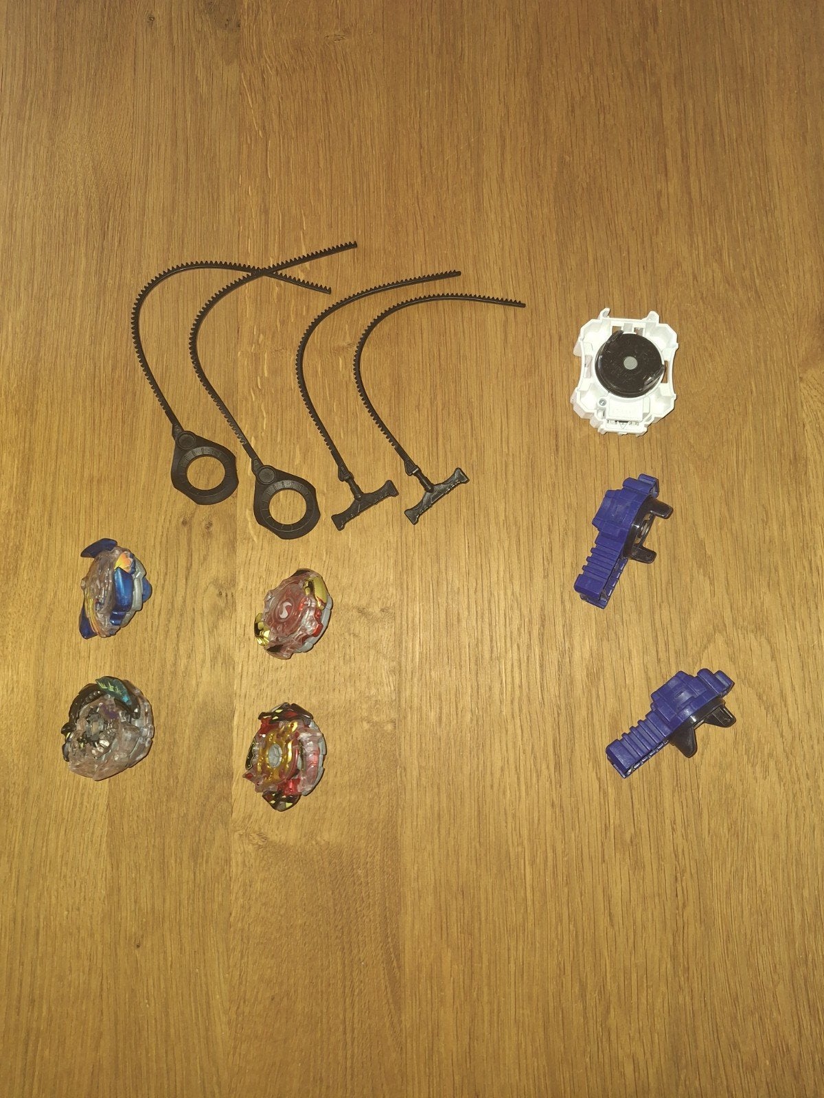 Beyblade : stadium, 4 spinners + 3 lanceerders, Ophalen