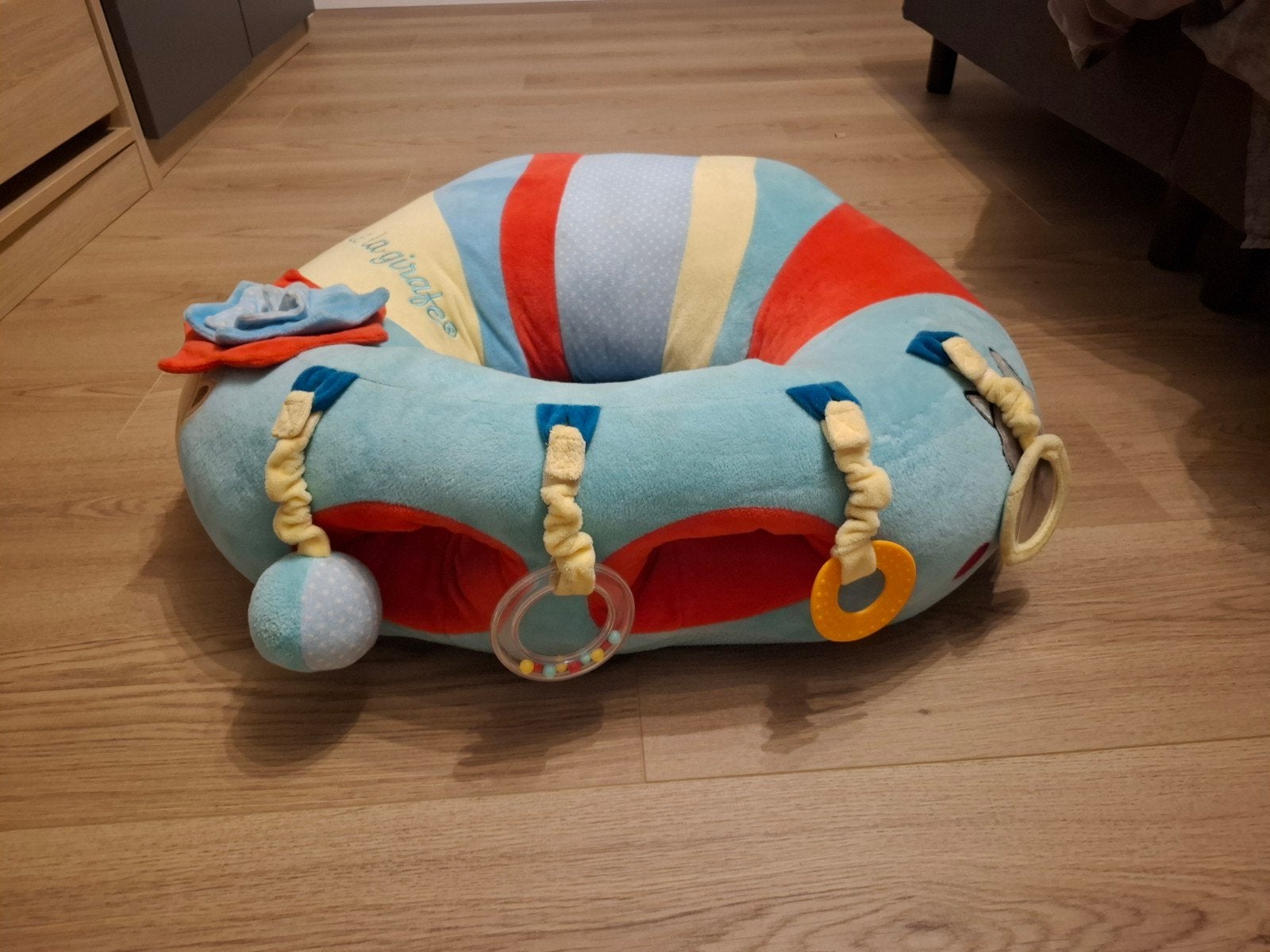 Sophie de Giraf Baby Seat & Play babystoel, Enlèvement