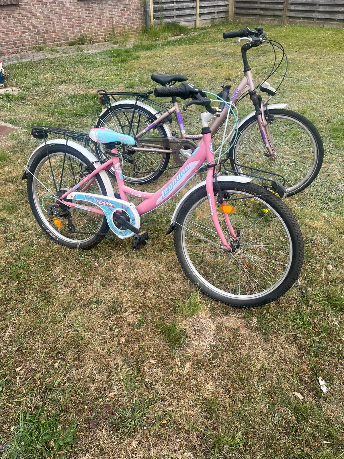 2 meisjes fietsen, Fietsen en Brommers, Ophalen, Gebruikt