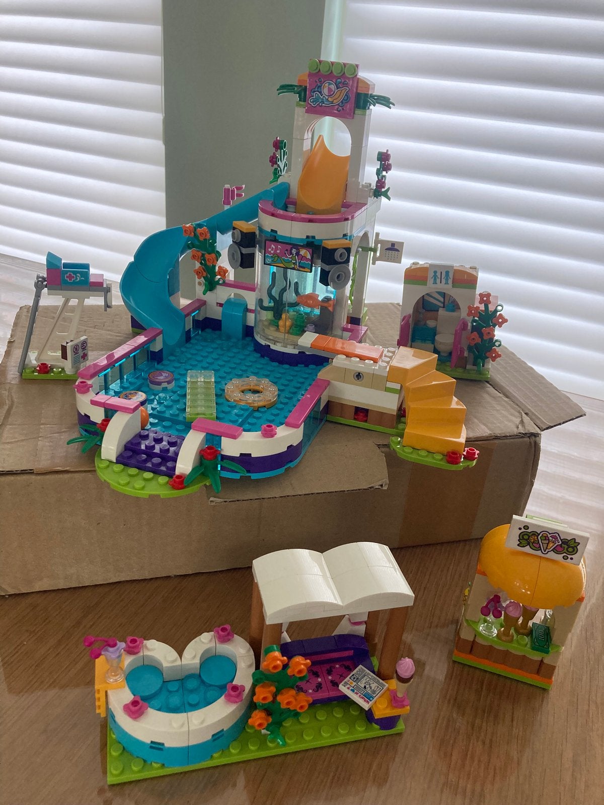 Lego friends summerlake, Ophalen, Zo goed als nieuw