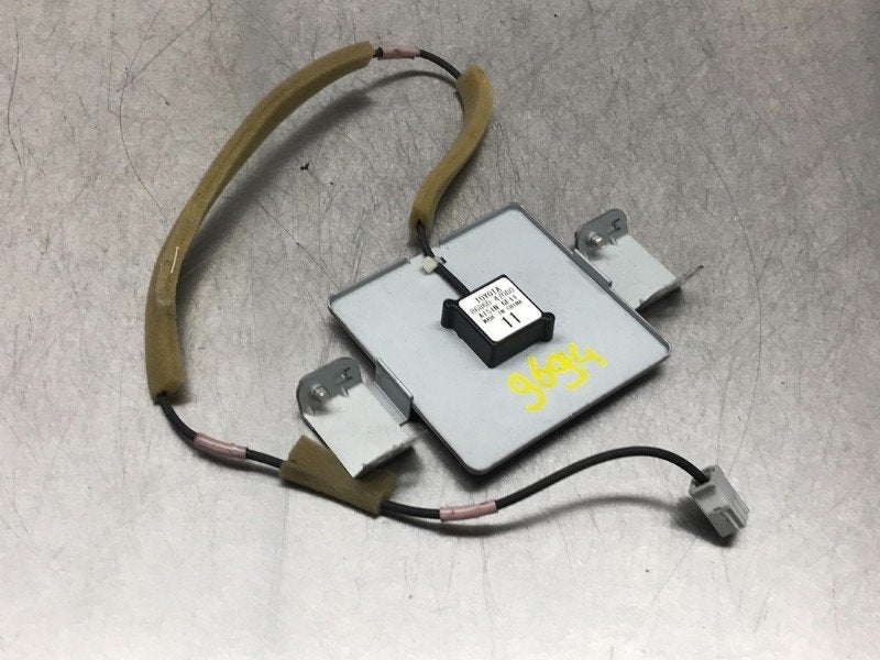 ANTENNE GPS Toyota Prius (NHW20) (|8686047060|), Utilisé, Toyota