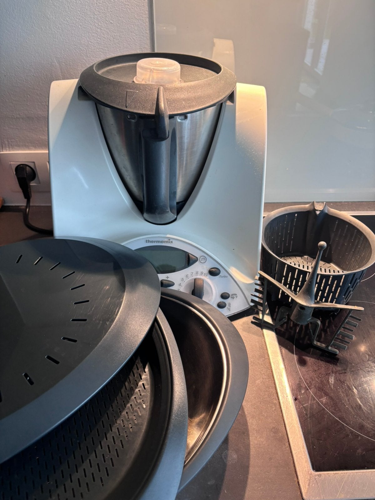 Thermomix TM31 – fonctionne, mais fuite niveau du joint, Electroménager, Enlèvement, Utilisé, Résiste au lave-vaisselle, 3 vitesses ou plus