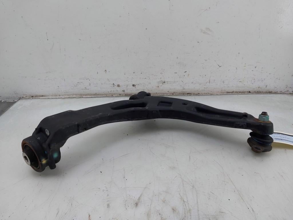 BRAS DE SUSPENSION AVANT GAUCHE (TRIANGLE) Transporter T6, Utilisé, Volkswagen