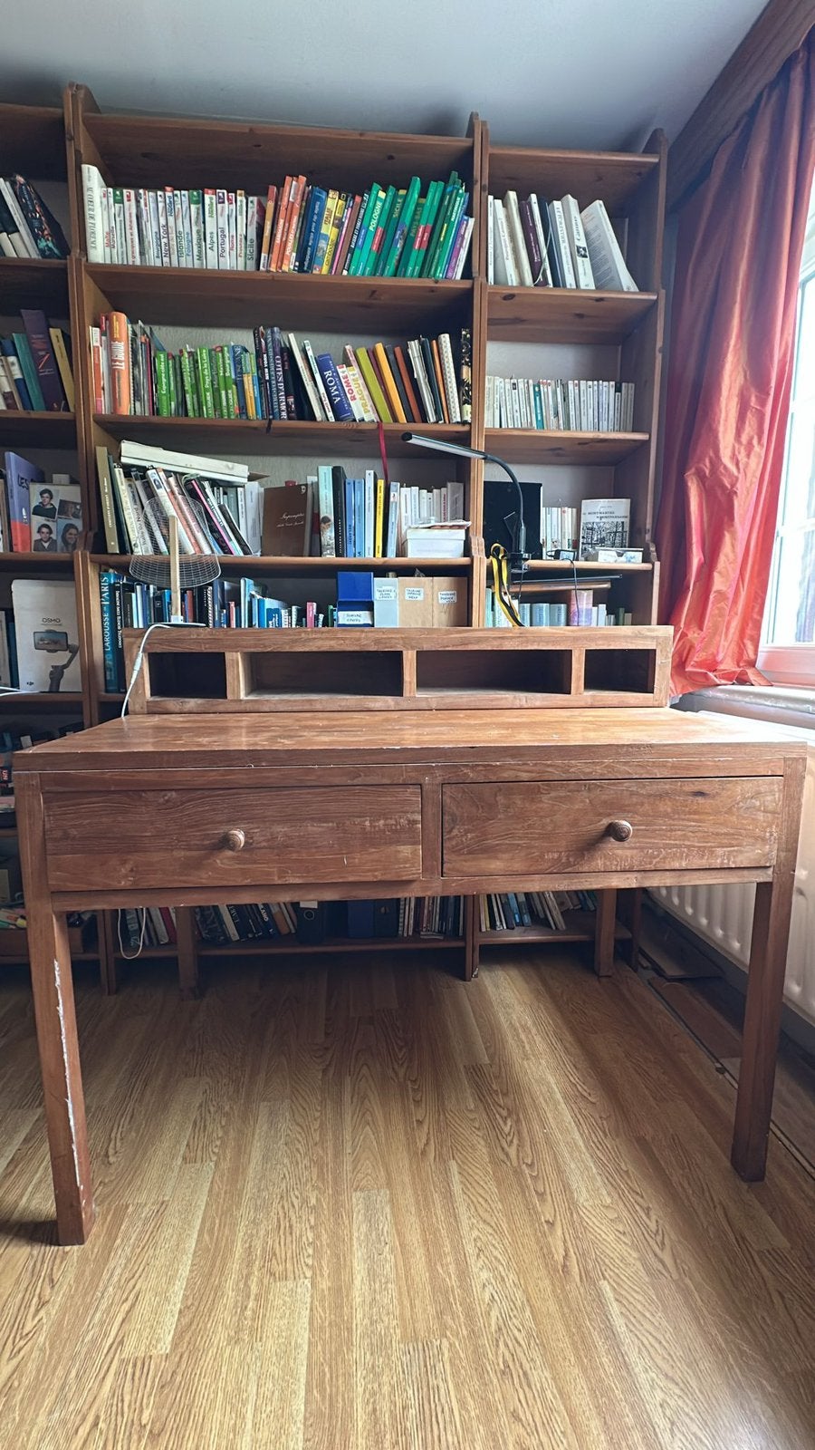 Bureau avec etagere, Enlèvement, Comme neuf