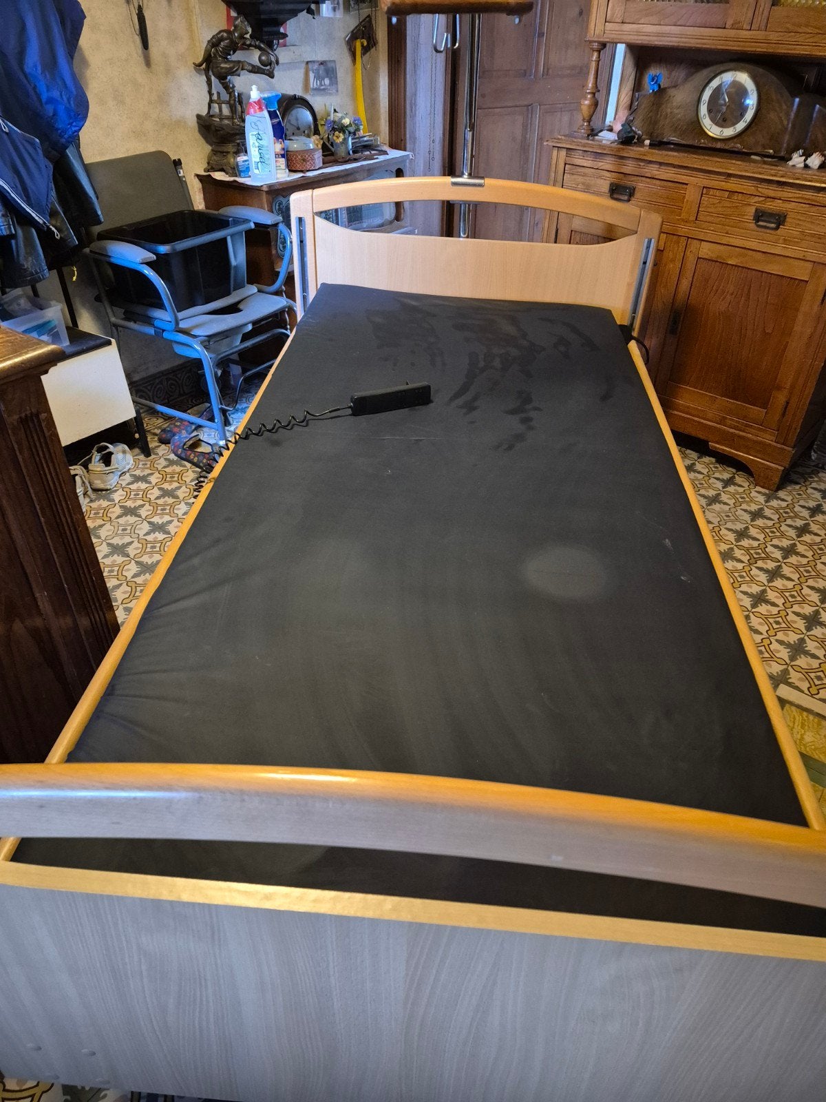 Zorgbed, rolstoel en wc stoel, Ophalen, Gebruikt