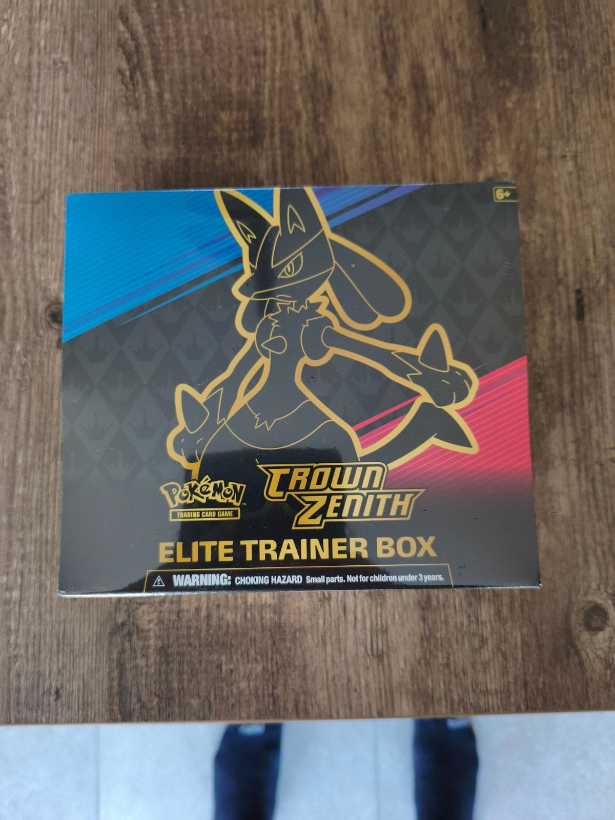 Crown Zenith ETB. Elite trainer box, Ophalen of Verzenden
