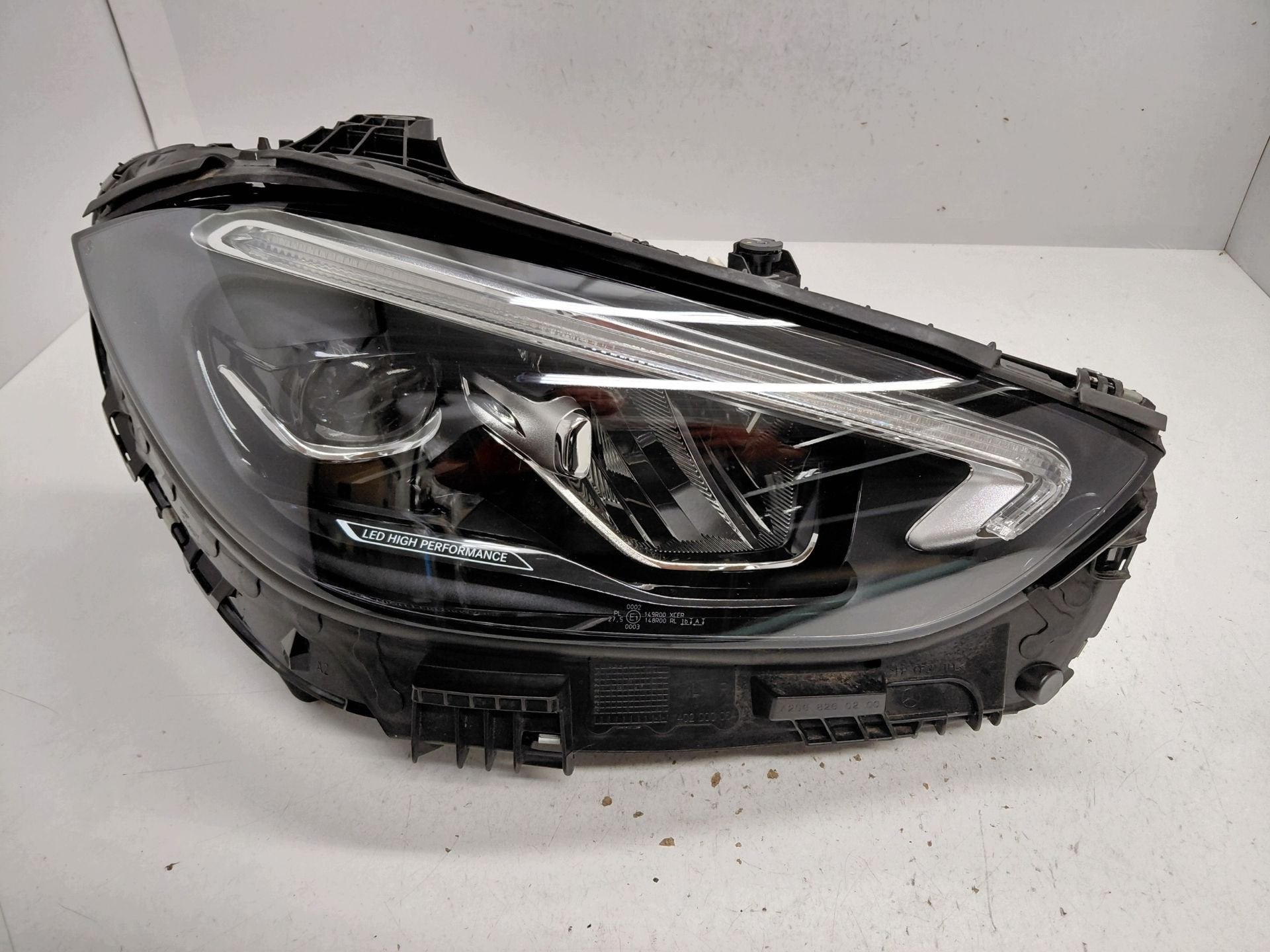 Phare droit Mercedes Classe C W206 A2069067203, Mercedes-Benz AG, Mercedes-Benz, Utilisé, Mercedesstrasse 120
70372  Stuttgart, DE