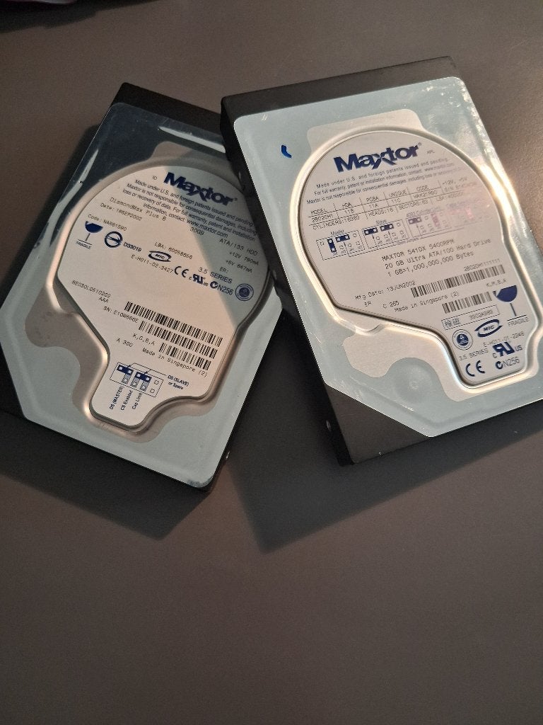 2 Harde schijven 20Gb & 30Gb (incl. passende kabel), HDD, Ophalen of Verzenden, Zo goed als nieuw, 3.5 inch