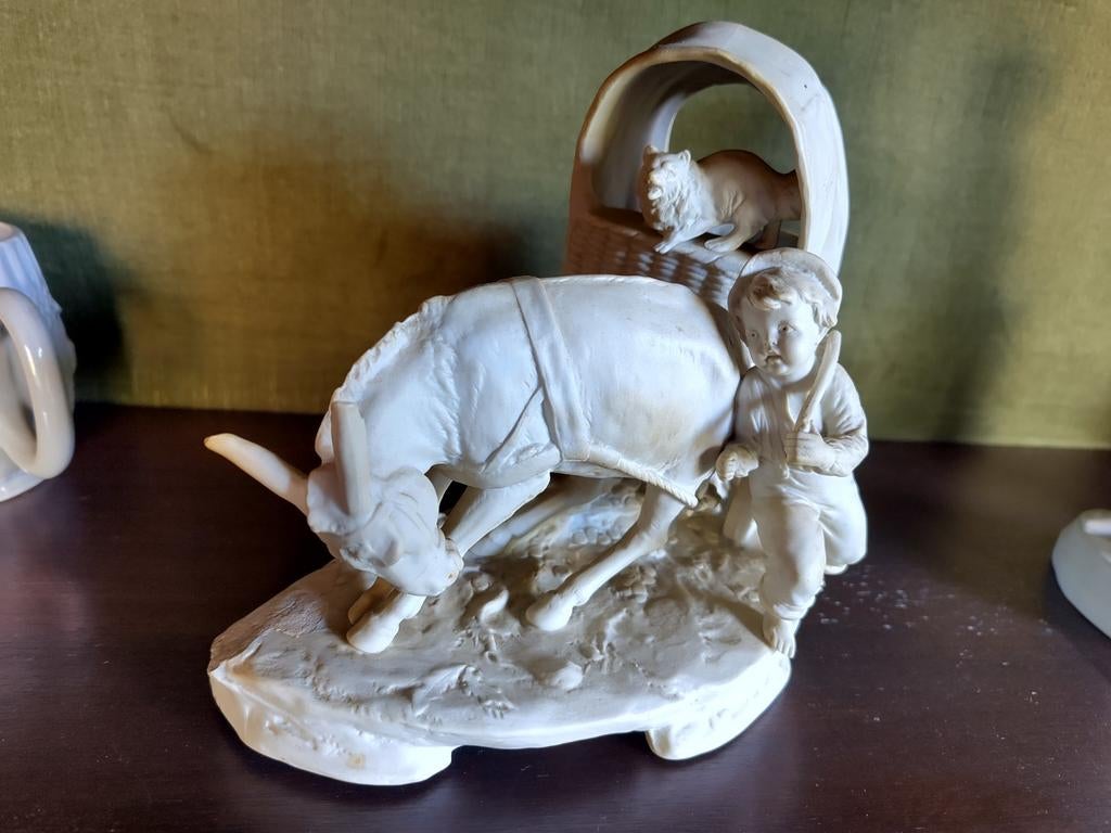 Antieke bisque porseleinen planter met jongen, geit en wagen, Antiek en Kunst, Ophalen