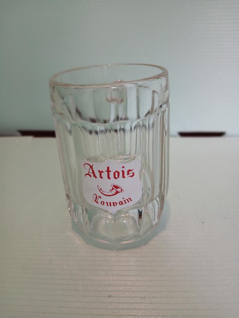 Oude geëmailleerde glazen mok van ARTOIS LOUVAIN, Verzamelen, Biermerken, Ophalen of Verzenden, Zo goed als nieuw, Pul(len), Stella Artois